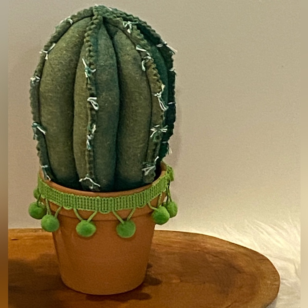 Faux Felted Potted Cactus Pin Cushion Decor Set Of 3 Green Academia Artisan - Picture 2 of 5